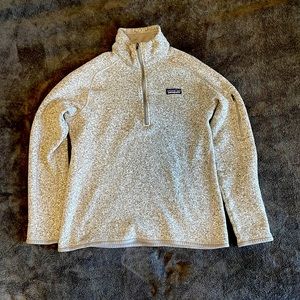 Women’s Grey Patagonia Quarter Zip.